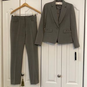 Smart looking Heather Grey 2 pc suit.  Size 0P